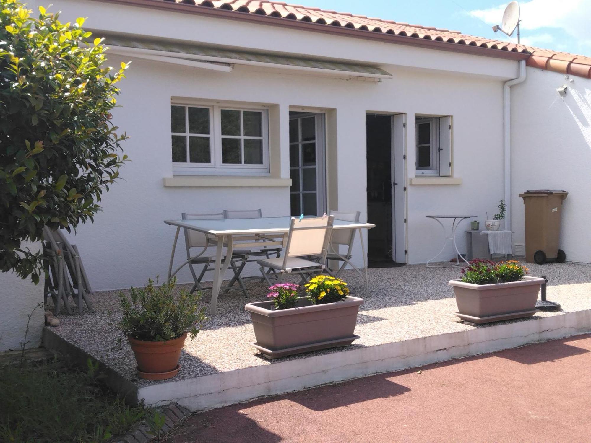 Villa Familly à Avrillé Extérieur photo