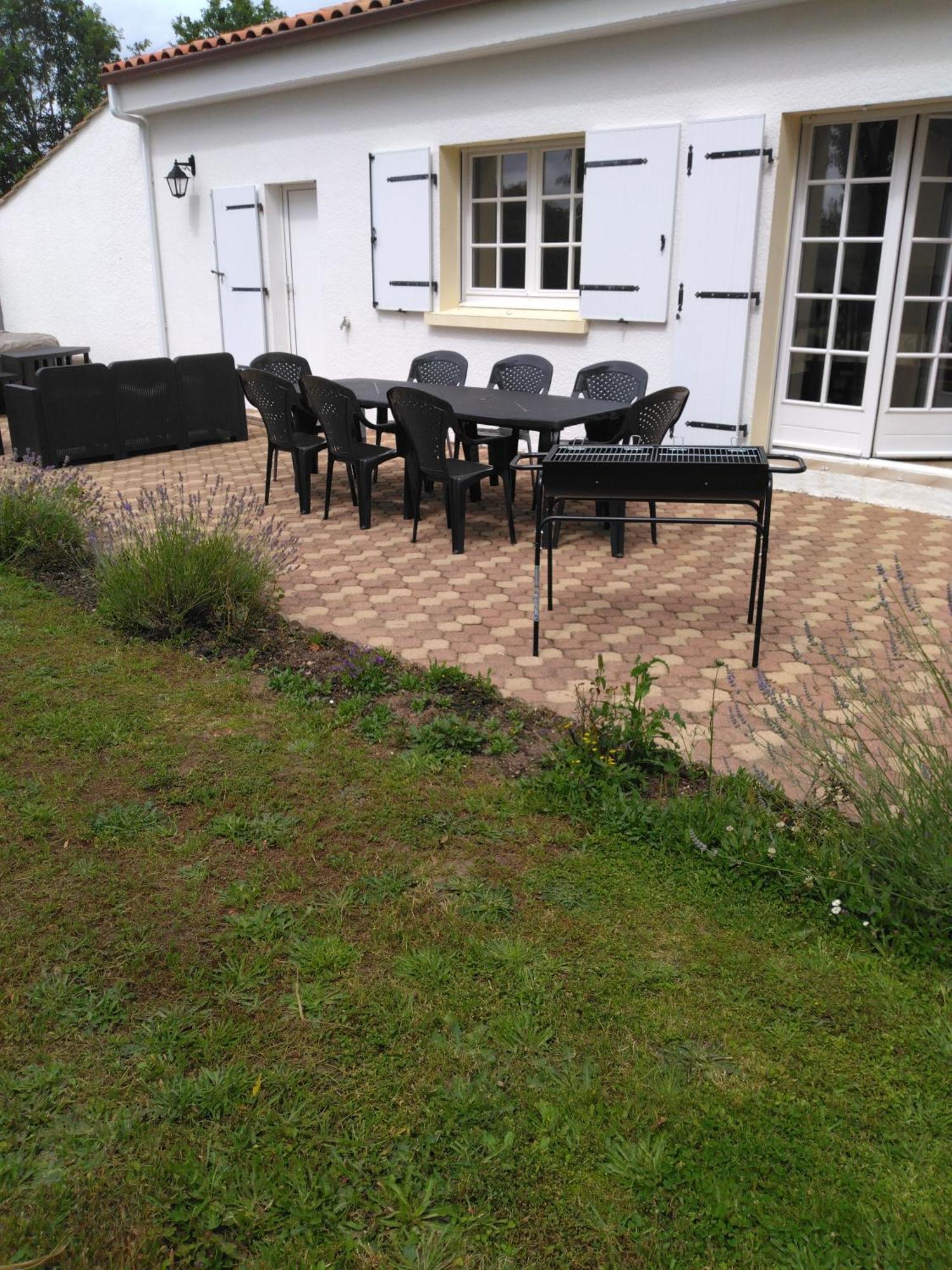 Villa Familly à Avrillé Extérieur photo